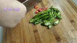 教你做麻辣海带结，麻辣过瘾好吃下饭，做法超简单