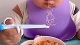不挑食的橙子又来啦，顿顿饭都不用操心，自己吃起来
