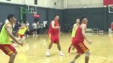 中国篮球-18年-蓄势待发！男篮蓝队重新集结后首次公开训练-新闻
