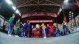 陈赫队为作弊真是用尽方法，竟把鞋藏到鸡毛里，太逗了