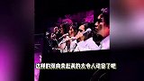 刀郎演唱会献唱《谢谢你》泣不成声，郝蕾带领万人合唱，现场太震撼