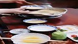 在日本料理店，服务态度非常好，全程都是跪式服务