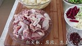 家常版大盘鸡做法，做法简单易学，好吃又接地气！