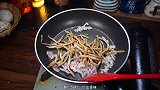 干黄花菜的最佳吃法，百吃不腻的干黄花菜炒肉丝，超级下饭