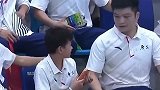 全红婵樊振东坐在观众席上看跳水比赛，两人的体型差太可爱了