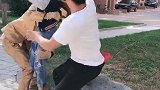妈呀，我的裤衩怎么被勾出来了？