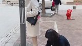 中国人的良好品质，拾金不昧传扬中华美德，美女的做法值得点赞！