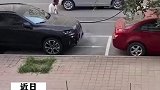 拍下尴尬一幕，黑车车主我记得我停车位上了啊