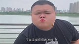 小伙子，你起开，这种“苦差事”换我来！