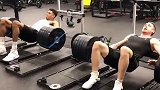 新年第一练！字母哥与康诺顿健身房狂练腰腹力量