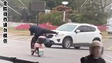 大爷花式骑电动车，注意安全啊