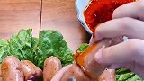 深夜放毒 烤肠 肉质紧实，香气四溢！好吃飞起～美食创作人