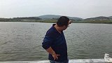 群山中小山包只长草不长树，村民禁止外人靠近，小伙带你一探究竟