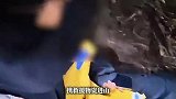 体力不支被驴友抛弃荒野，两女生遭遇惊魂一夜
