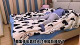 养狗还要什么男朋友，男朋友都叫不进来睡觉