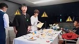 鹿晗被问：会安排与关晓彤去约会吗？随后鹿晗的回应，陈赫愣住了
