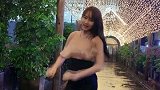 路灯下热舞，这小姐姐的身材好性感啊