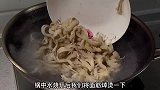 去夜市必吃的炒面筋，做法原来这么简单，烧烤风味，下酒又下饭