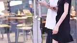 好可爱的姑娘，笑起来可真甜呢！