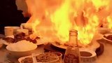 终于吃到了著名的火焰虾，被这么大的火吓到了，网友：不敢去吃！