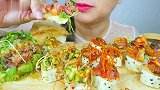 不露脸小姐姐，试吃不知道是什么美食，看她吃口水都流出来了