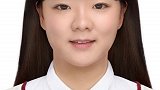 这个小美重点调整了衣服发型，五官修的很少~证件照 雨巷