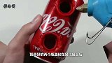小伙脑洞大开，拿易拉罐制作成吉他，试着弹唱一首还蛮好听
