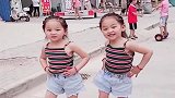 双胞胎女儿在小姨家住了三天，一回来就成这样了，为娘都服了