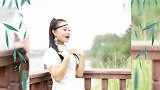 甜美女歌手一首经典民谣《拉萨夜雨》，歌声优美动人，太好听了！