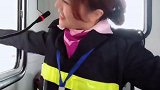 最美收费站小姐姐，好治愈的笑容！