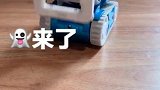 机器人：别惹我！我很凶的哦！