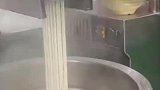 面馆后厨已曝光，拉面师傅已下岗