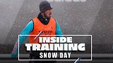 皇马训练日记：雪中训练欢乐多 白衣军团雪夜出征安全抵达