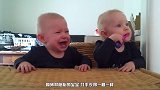 叔叔和爸爸是双胞胎，他俩同时张开怀抱后，女儿的反应让人笑喷了