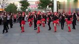 最新广场舞视频大全-20190223-一群很酷的大妈们走基层表演水兵舞，好听好看！