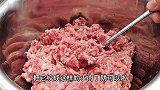 手把手教你做玉米肠，做法简单，皮脆肉嫩，吃着真香