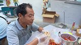 二货出馊主意撺掇憨头让父母吵架，不料阴差阳错自食苦果