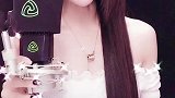 气质美女穿搭时尚有范，翻唱歌曲也是精彩好听！