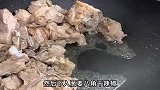 用东北家乡的土豆干炖排骨，喷香解馋又下饭，做法简单易上手