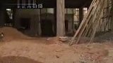 为获拆迁补偿 村民争抢时间盖违章建筑-7月15日