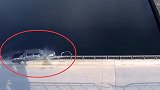广东一小车无任何接触离奇坠河 两具男性尸体被打捞上岸