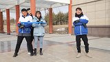 老师组织套圈游戏，没想二浪拿出乾坤圈套走所有人，这是什么操作