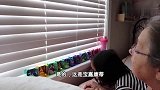 收养的中国孤儿5岁了，外国奶奶专程飞来庆祝，太暖心了