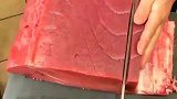 日本极品金枪鱼不敢下口！只能看看，肉质看起来有点像牛肉。