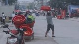 摊主为了证明产品质量好，竟直接往地上摔，这才是有良心的商人啊！
