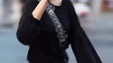 小姐姐一路拍一路笑在干嘛？咱没看明白，咱也不敢问