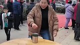 那边还没开席，这边就表演上了