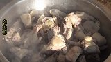 大锅哥，今天花220元买了3只大公鸡，炖了一大锅好味道