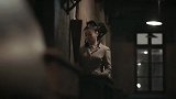 霞光：美女喝醉酒，半夜起夜上错炕，没想到保住一条命