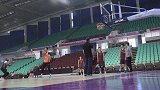CBA-1617赛季-再次背水一战兰多夫旁观训练 郭士强：看谁执行力更好-新闻